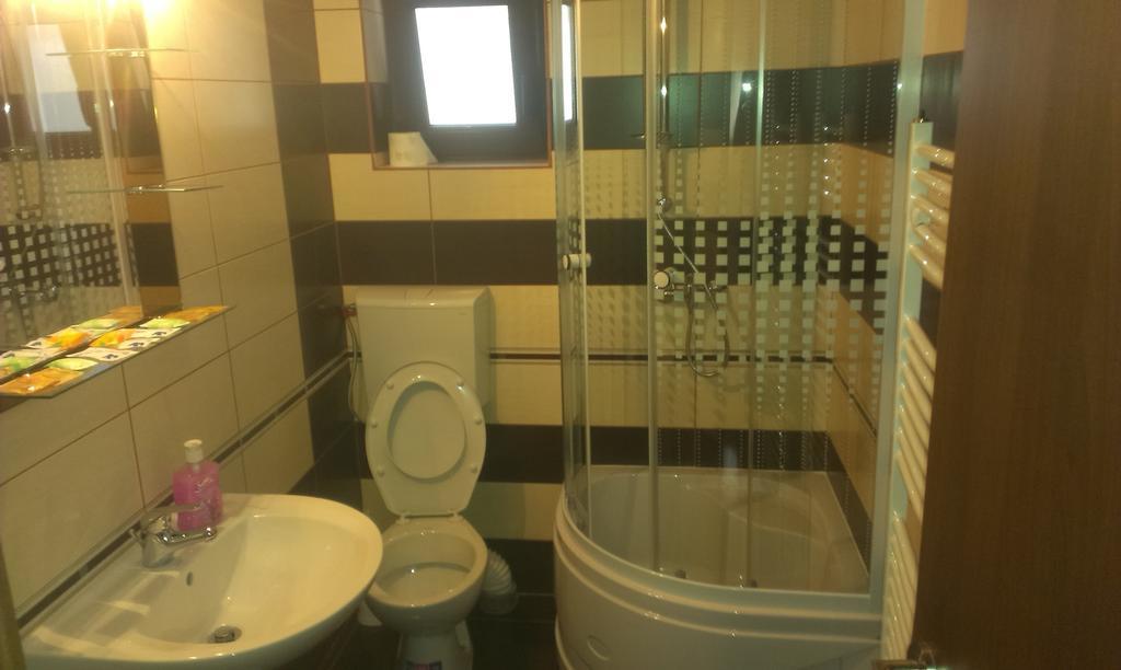 Pensiunea Alex Si Tedi Horezu Quarto foto