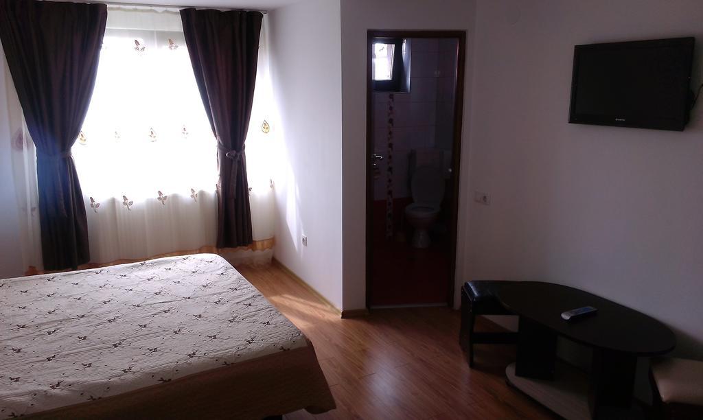 Pensiunea Alex Si Tedi Horezu Quarto foto